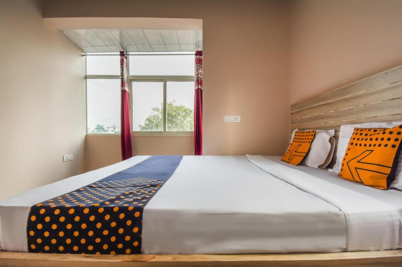 Hotel O Hi Tech Panchkula Eksteriør bilde