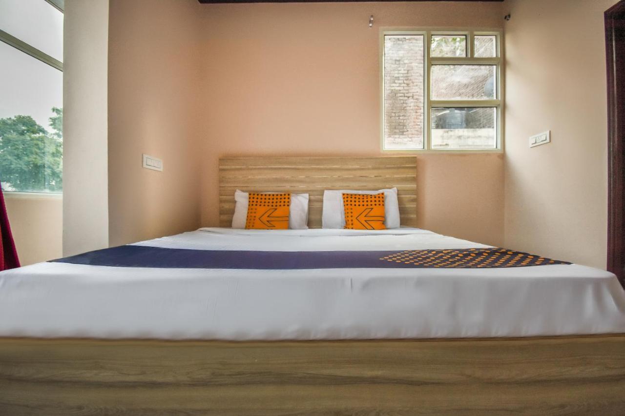 Hotel O Hi Tech Panchkula Eksteriør bilde