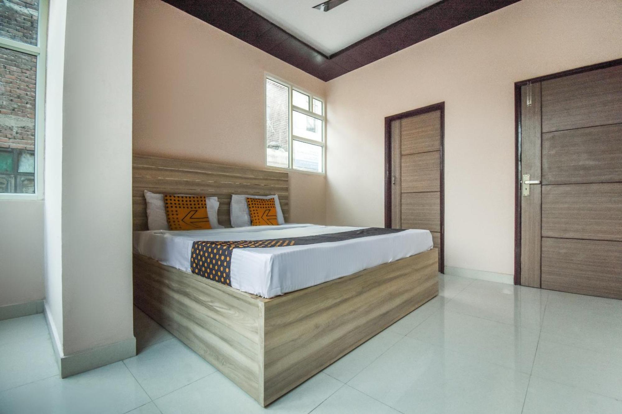 Hotel O Hi Tech Panchkula Eksteriør bilde